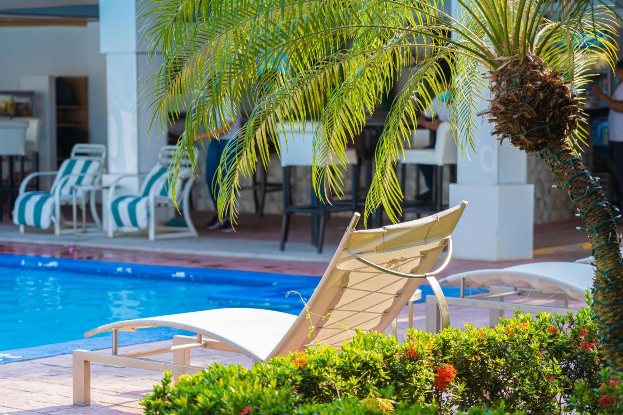 Hotel Las Hamacas La Ceiba Bagian luar foto