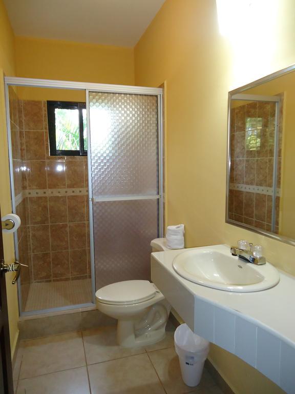 Hotel Las Hamacas La Ceiba Ruang foto